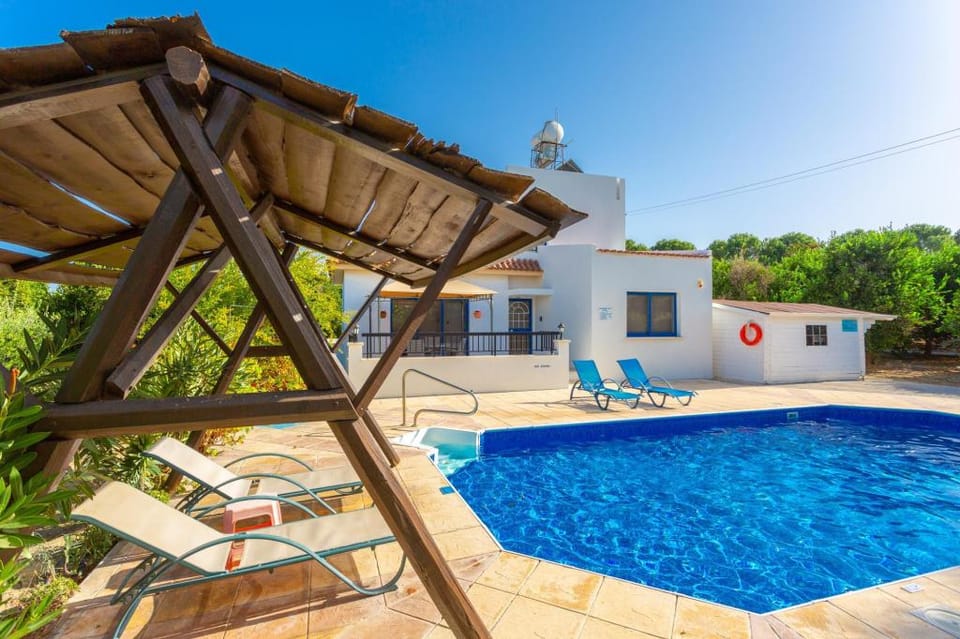 Villa Charoula Pente: Large Private Pool, A/C, WiFi                                                  Apartment in Poli Crysochous