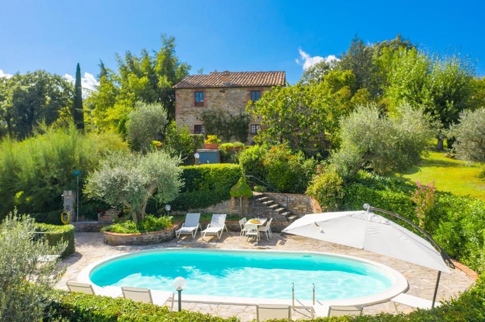 Villa Caporlese: Large Private Pool, WiFi                                                            Apartment in Umbria