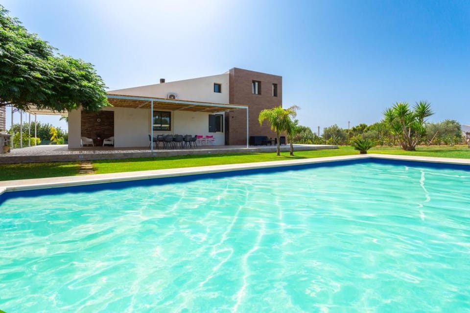 Villa Akos: Large Private Pool, A/C, WiFi                                                            Apartment in Sicily