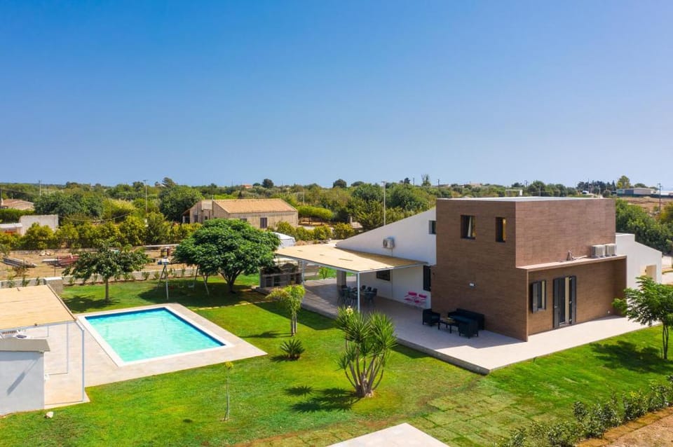 Villa Akos: Large Private Pool, A/C, WiFi                                                            Apartment in Sicily