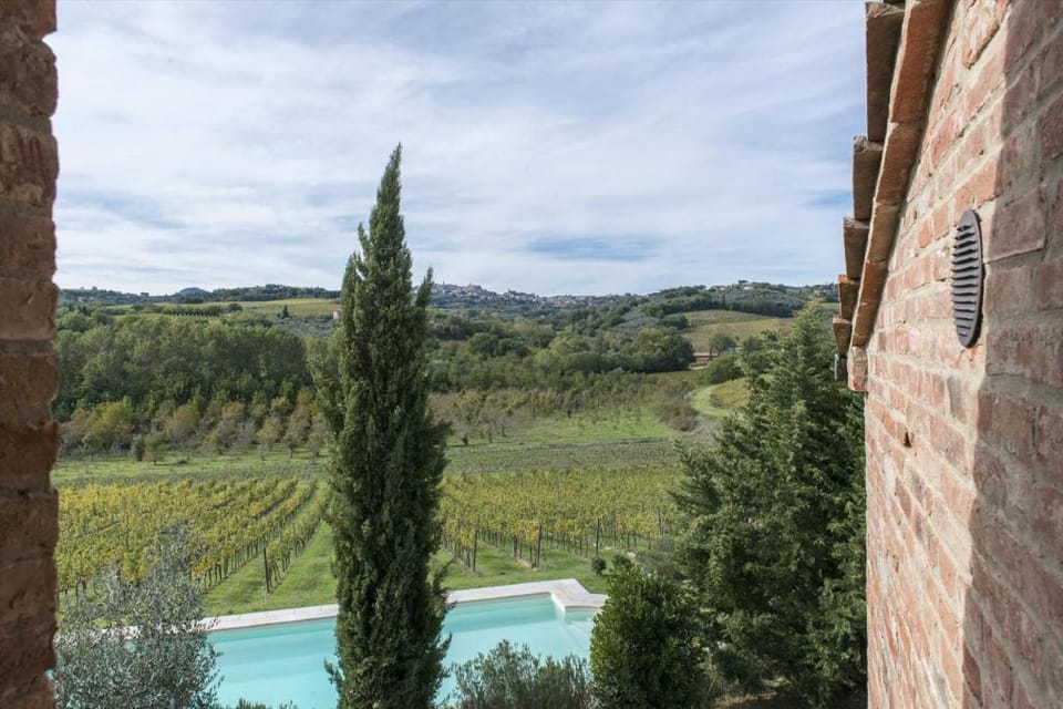 Casale Dei 12 in Montepulciano Apartment in Tuscany