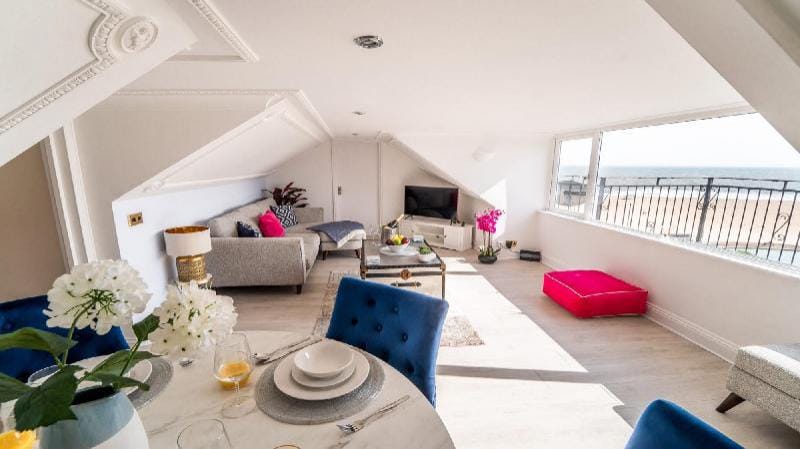 Stunning Sea View Penthouse– 2 Bedroom– 2 Bathroom Apartment in Great Yarmouth