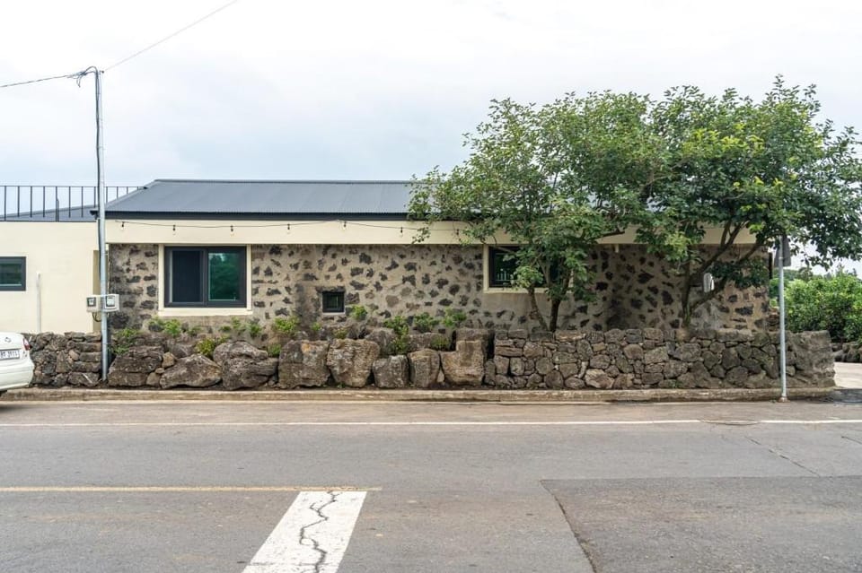 Jaeju Nansan Gaok Bed and Breakfast in South Korea