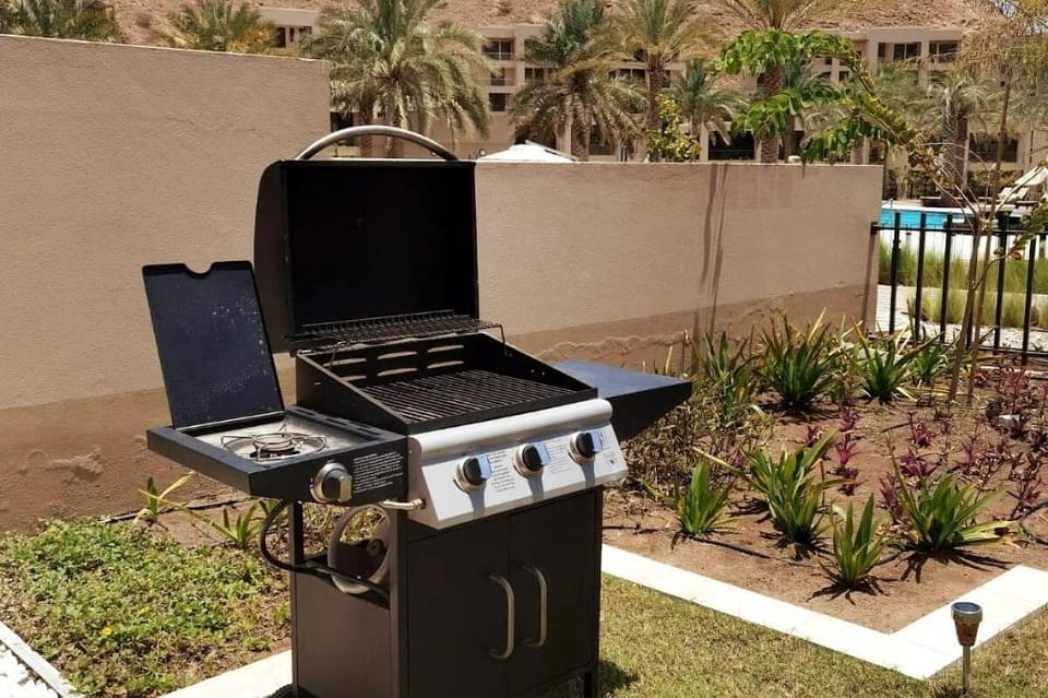 Park land & Mountain View Villa Villa in Muscat Governorate, Oman