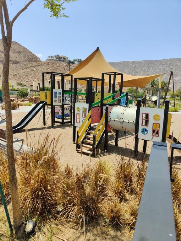 valley & mountain view Villa Villa in Muscat Governorate, Oman