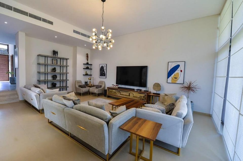 valley & mountain view Villa Villa in Muscat Governorate, Oman