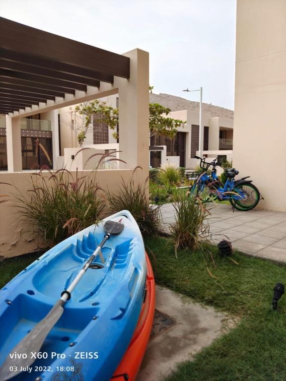 valley & mountain view Villa Villa in Muscat Governorate, Oman