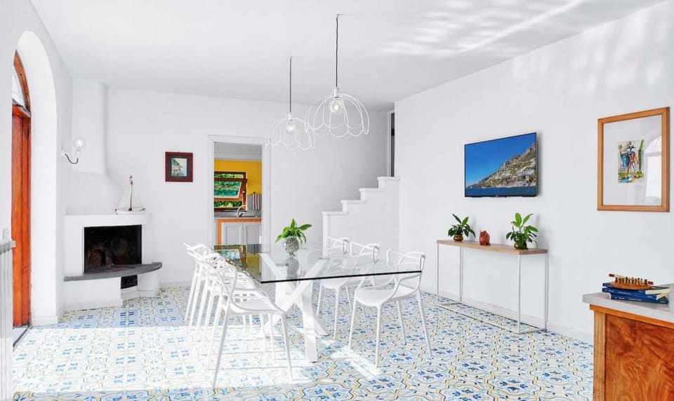 Villa Chez Piè. 5 bedrooms villa, infinity pool and sea views Apartment in Massa Lubrense
