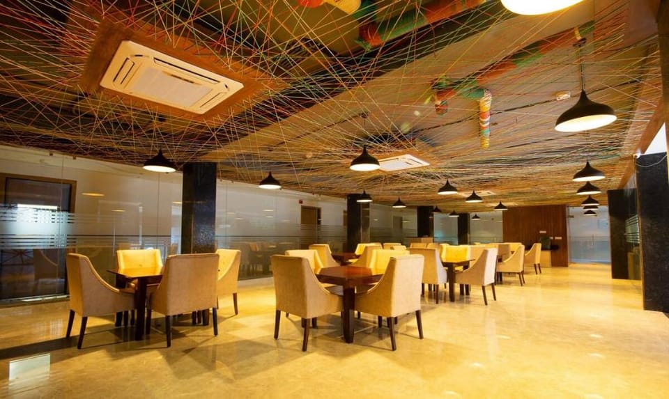 Room With Sofa and Smart TV Near Aerocity Apartment in New Delhi