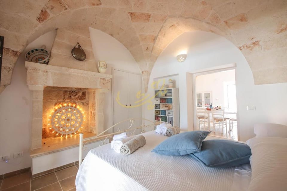 TD Villa Ricchiari Traditional Villa with Designer Pool Apartment in Province of Taranto