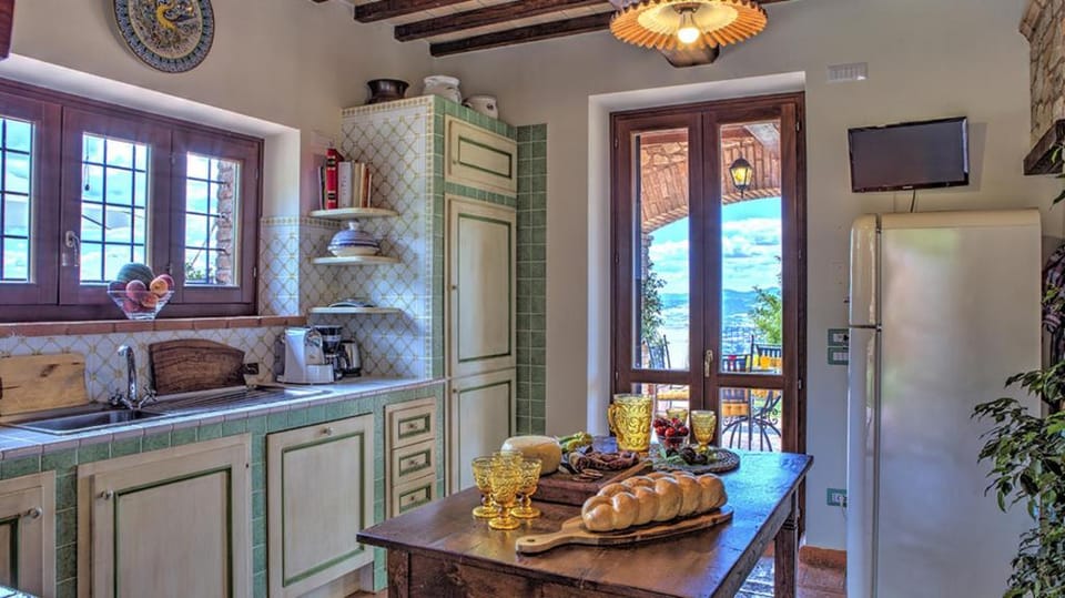 Villa Bella 8 in Massa Martana Apartment in Umbria