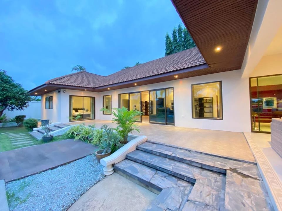 Sunny1 villa Villa in Pattaya City