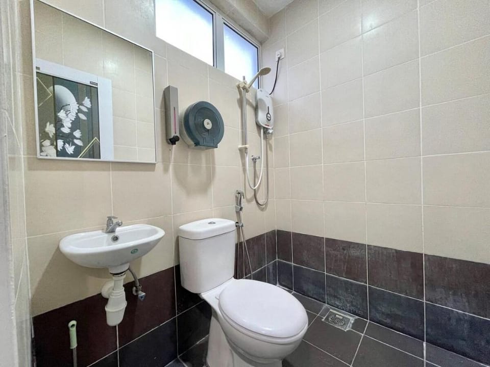 A Pleasant 4BR Home II - 5 mins to shops and mall Vacation rental in Kedah