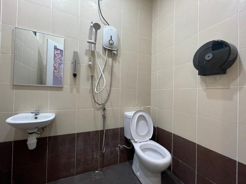 A Pleasant 4BR Home III - 5 mins to shops and mall Vacation rental in Kedah