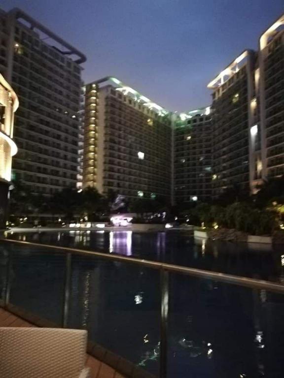 Two bedroom city view condo with balcony at Azure Vacation rental in Paranaque