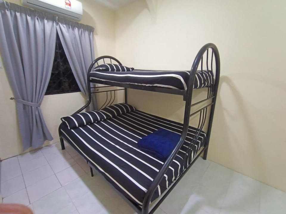 Waisyah Homestay Taiping, Simpang, Kamunting Vacation rental in Perak