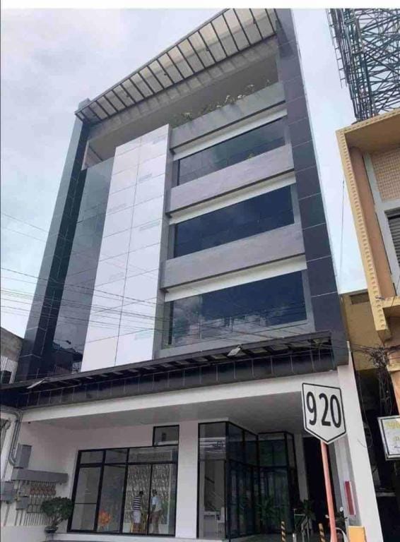 Charming hotel w/ kitchen, dining, patio & Netflix Vacation rental in Davao City