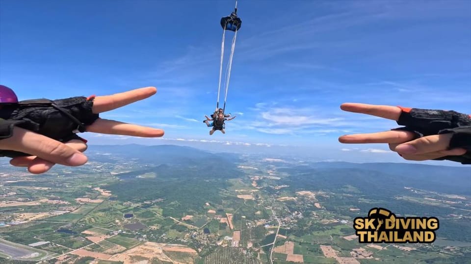SKYDIVING THAILAND  Apartment in Chon Buri Changwat