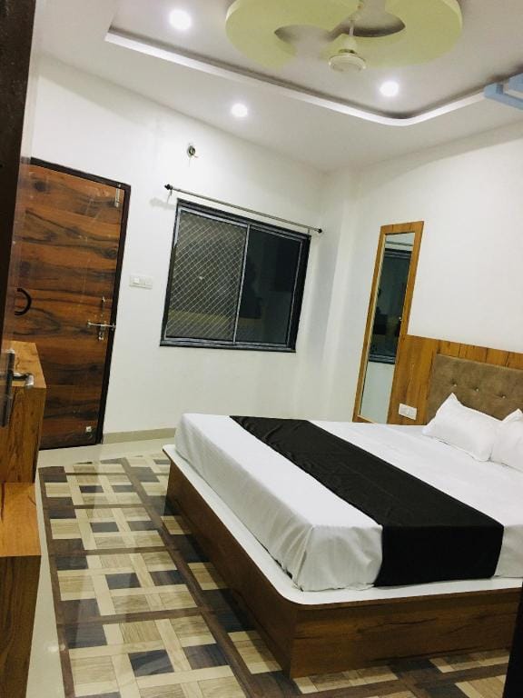 Vallabh Garh- A Lake Retreat Villa in Udaipur
