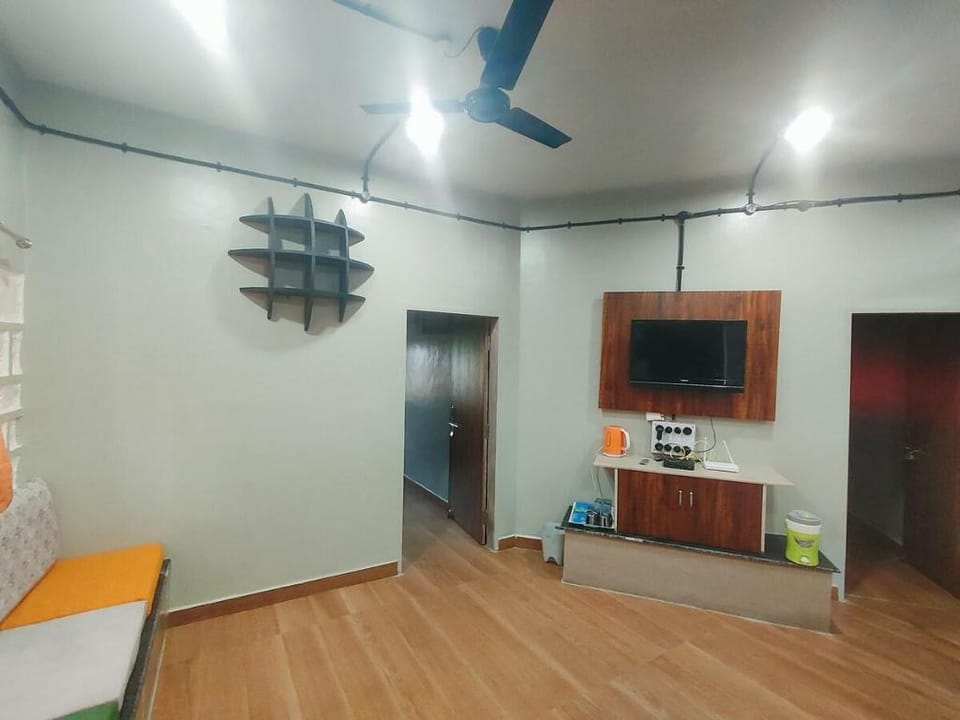 Club Shandilya-A Cheerful 3 BR Place in Nature lap Villa in Maharashtra