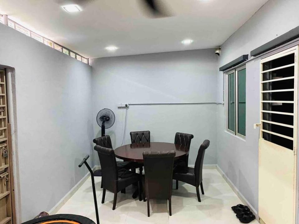 THE GREEN-SEMENYIH HOMESTAY FAMILY SUITES 8-10 PAX Vacation rental in Negeri Sembilan, Malaysia