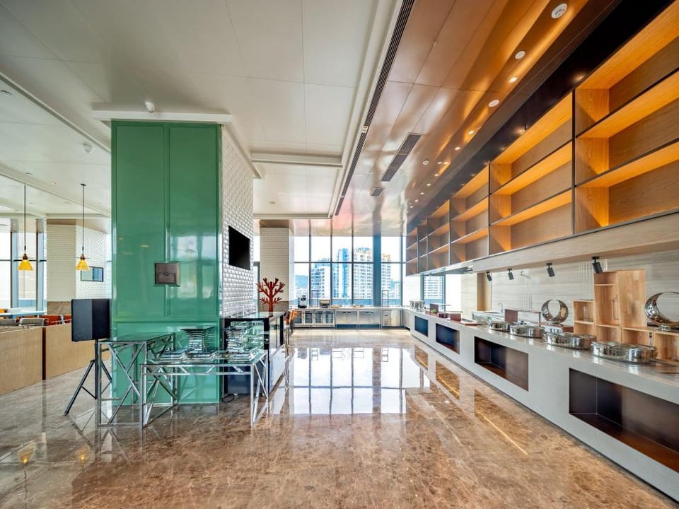 Holiday Inn Zhuhai City Center By IHG Hotel in Guangdong