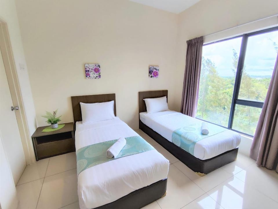 Seaview-Water Theme Park-TvBox-SwissGarden 2BR_L8 Apartment in Terengganu, Malaysia