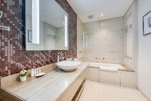 Cool Dubai Apt next Burj Khalifa & Design District Apartment in Dubai