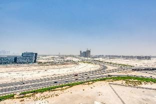 Cool Dubai Apt next Burj Khalifa & Design District Apartment in Dubai