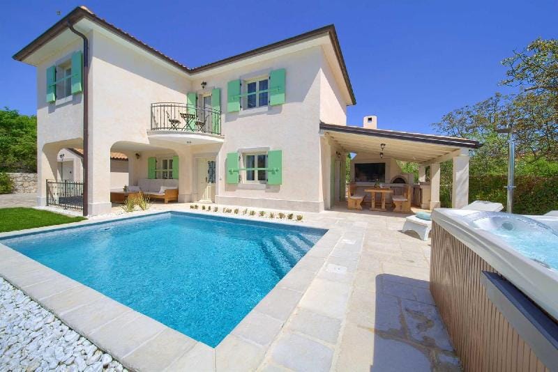 Attractive Holiday house MARE with swimming pool and jacuzzi Apartment in Primorje-Gorski Kotar County