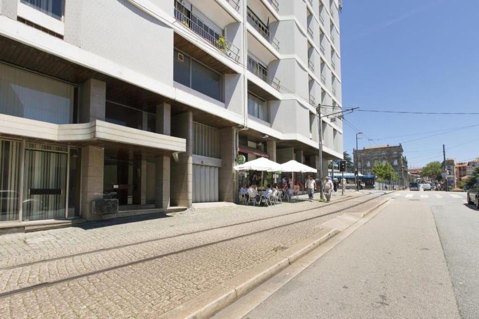 LV Premier Clerigos RE1 AC, elevator, river view Apartment in Porto