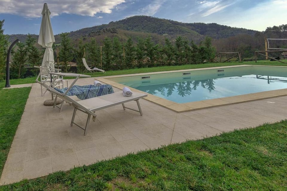 Villa Cristina, modern farmhouse with Private Pool between Lucca and the Beach of Camaiore Apartment in Lucca