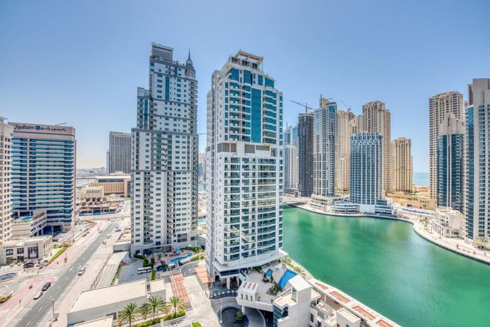Fresh two bedroom Marina apartment Vacation rental in Dubai