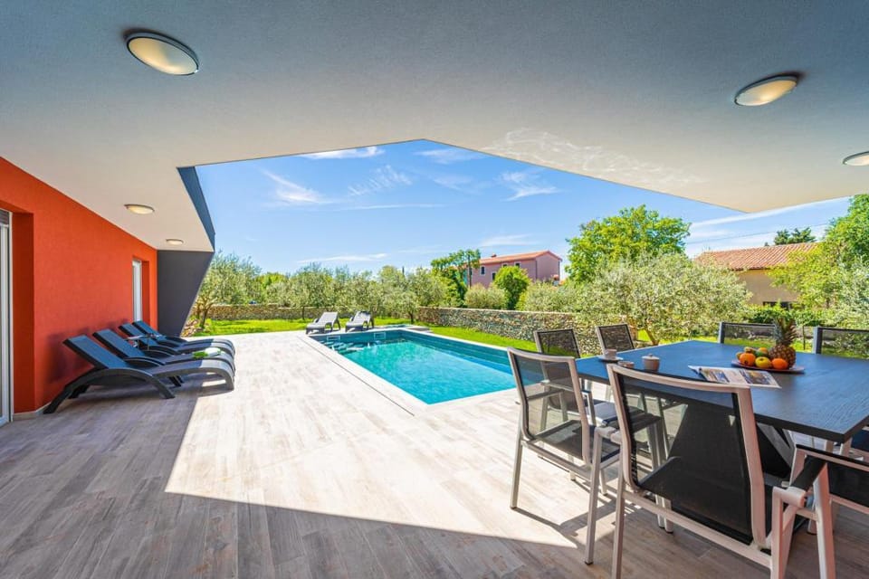 Villa LM in Krnica with 4 bedrooms and 5 bathrooms Apartment in Istria County