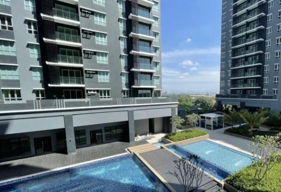 Kota kemuning 8pax 2R2B @ Bukit Rimau WIFI TV Box Vacation rental in Selangor, Malaysia