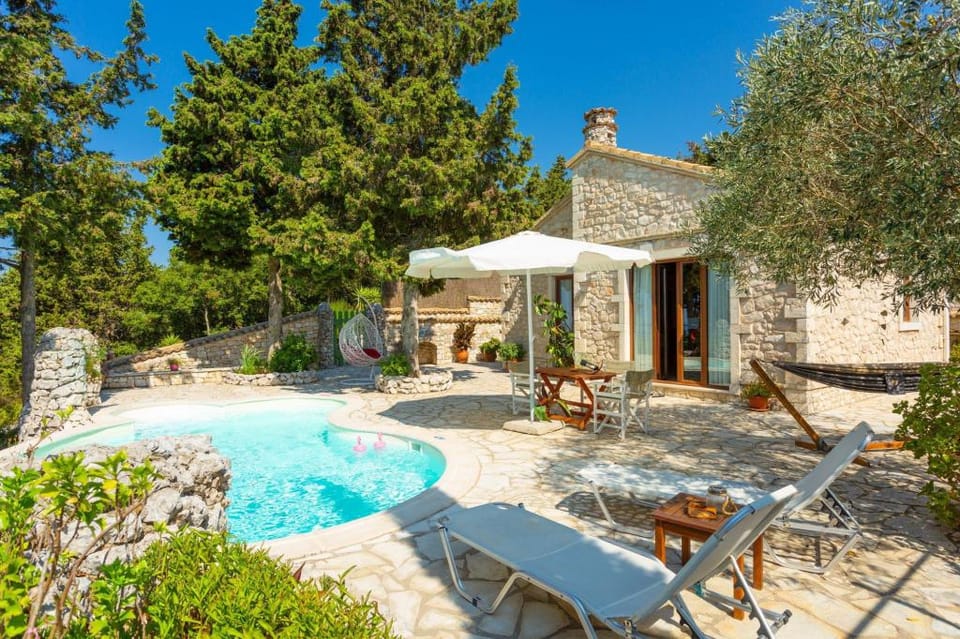 Villa Gallini: Large Private Pool, Walk to Beach, Sea Views, A/C, WiFi                               Apartment in Peloponnese, Western Greece and the Ionian