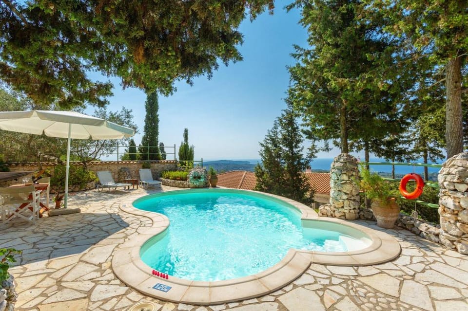 Villa Gallini: Large Private Pool, Walk to Beach, Sea Views, A/C, WiFi                               Apartment in Peloponnese, Western Greece and the Ionian