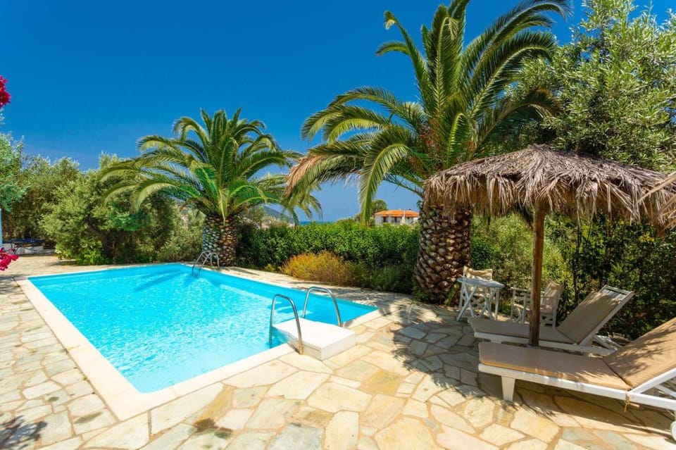 Villa Ourania: Large Private Pool, Sea Views, A/C, WiFi                                              Apartment in Sporades, Greece