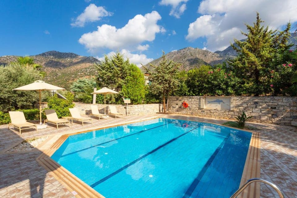 Villa Dimitrios: Large Private Pool, Sea Views, WiFi, Eco-Friendly                                   Apartment in Crete Region