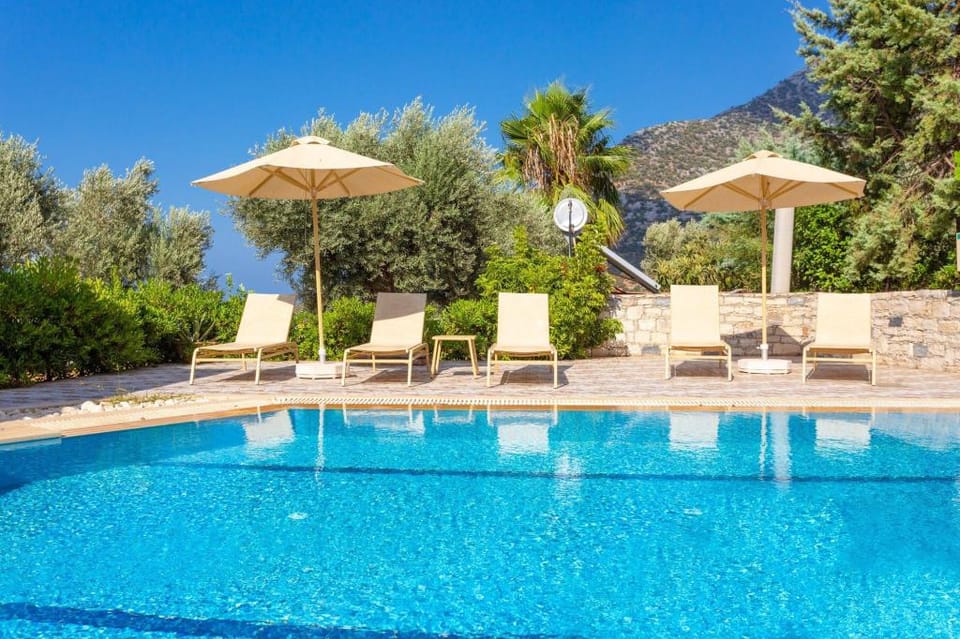 Villa Dimitrios: Large Private Pool, Sea Views, WiFi, Eco-Friendly                                   Apartment in Crete Region