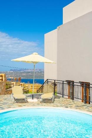 Villa Stratos: Large Private Pool, Sea Views, A/C, WiFi, Eco-Friendly                                Apartment in Crete