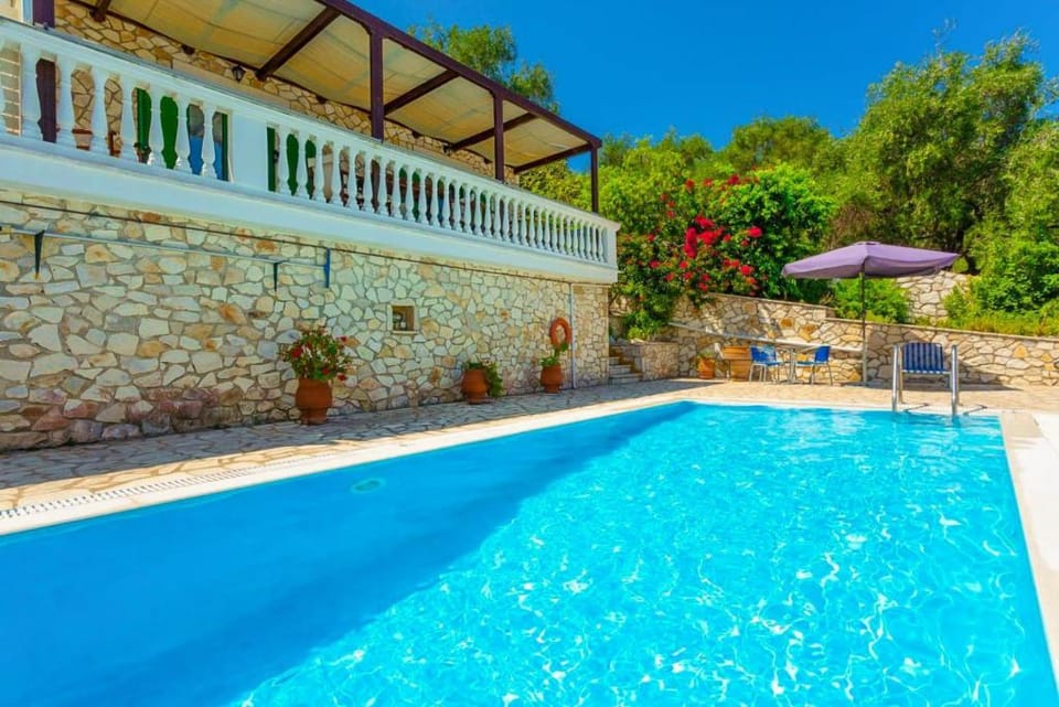 Villa Anastasia: Large Private Pool, Walk to Beach, Sea Views, A/C, WiFi, Car Not Required           Apartment in Peloponnese, Western Greece and the Ionian
