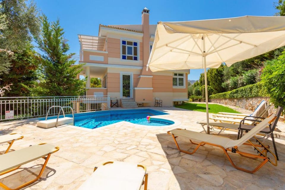 Villa Pelagos: Large Private Pool, Sea Views, A/C, WiFi, Eco-Friendly                                Apartment in Crete
