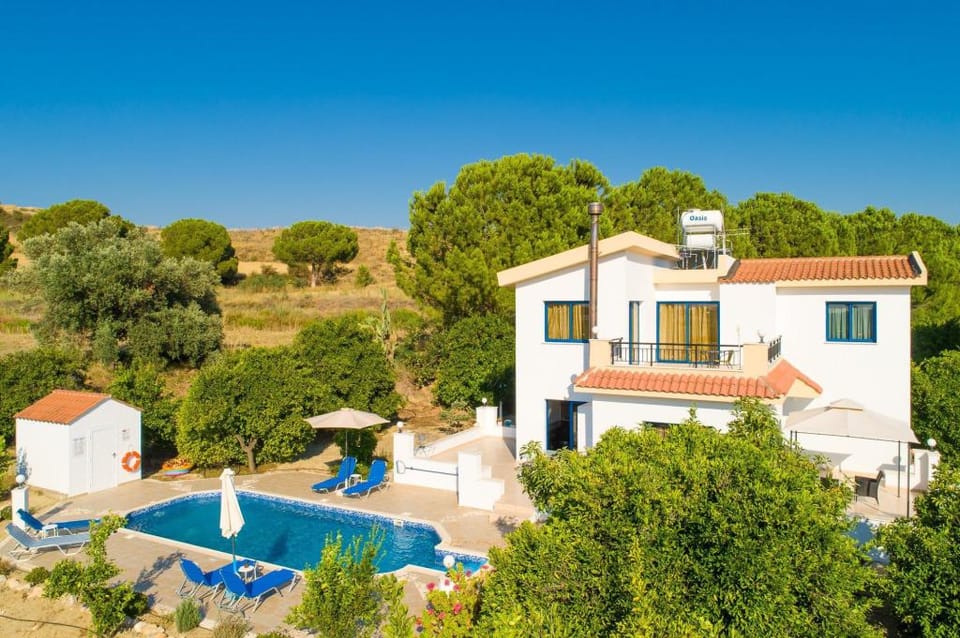 Villa Charoula Tessera: Large Private Pool, A/C, WiFi, Eco-Friendly                                  Apartment in Poli Crysochous