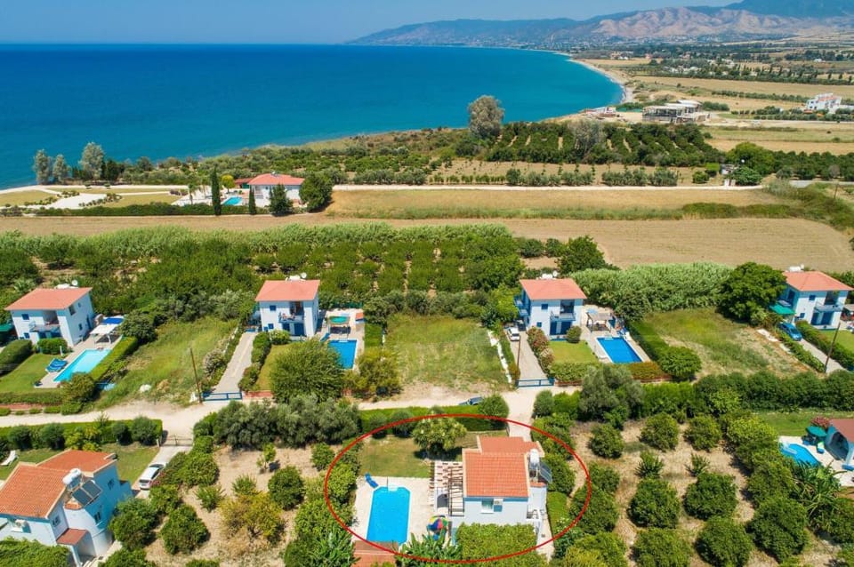 Sun Beach Villa Thio: Large Private Pool, Walk to Beach, A/C, WiFi, Car Not Required                 Apartment in Poli Crysochous