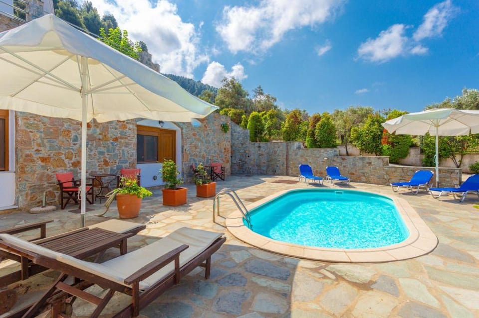 Villa Katerina: Private Pool, Sea Views, A/C, WiFi                                                   Apartment in Sporades, Greece