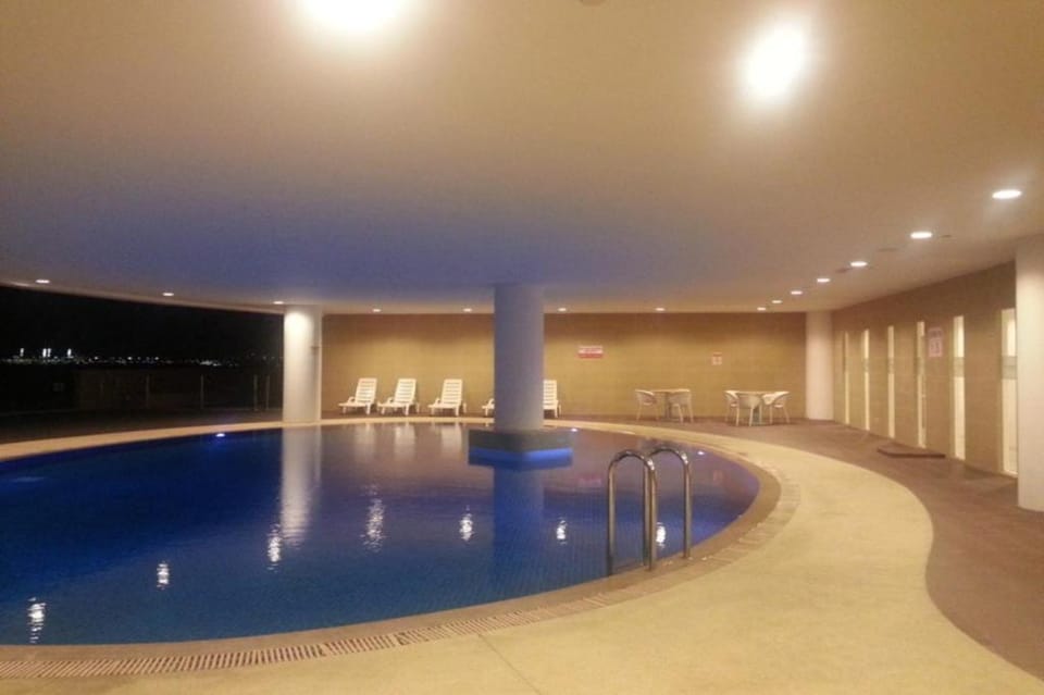 Lovely Condo ISLANDPLAZA PoolGurney Georgetown6Pax Apartment in Tanjung Bungah