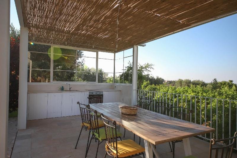 TD Il Vecchio Fienile Outdoor Kitchen with Pool View Apartment in Apulia