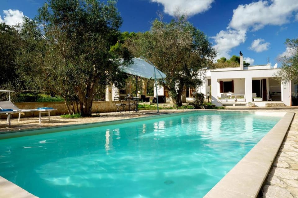 Villa Nichil con piscina esclusiva vicina al mare Apartment in Tricase