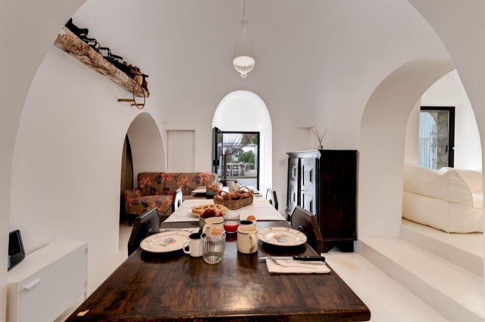 Trullo Santa Pazienza 5+3 Apartment in Province of Taranto